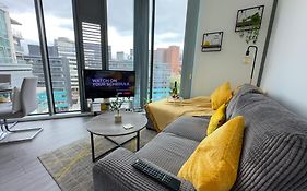 Elegant City Centre Penthouse- Work & Relaxation